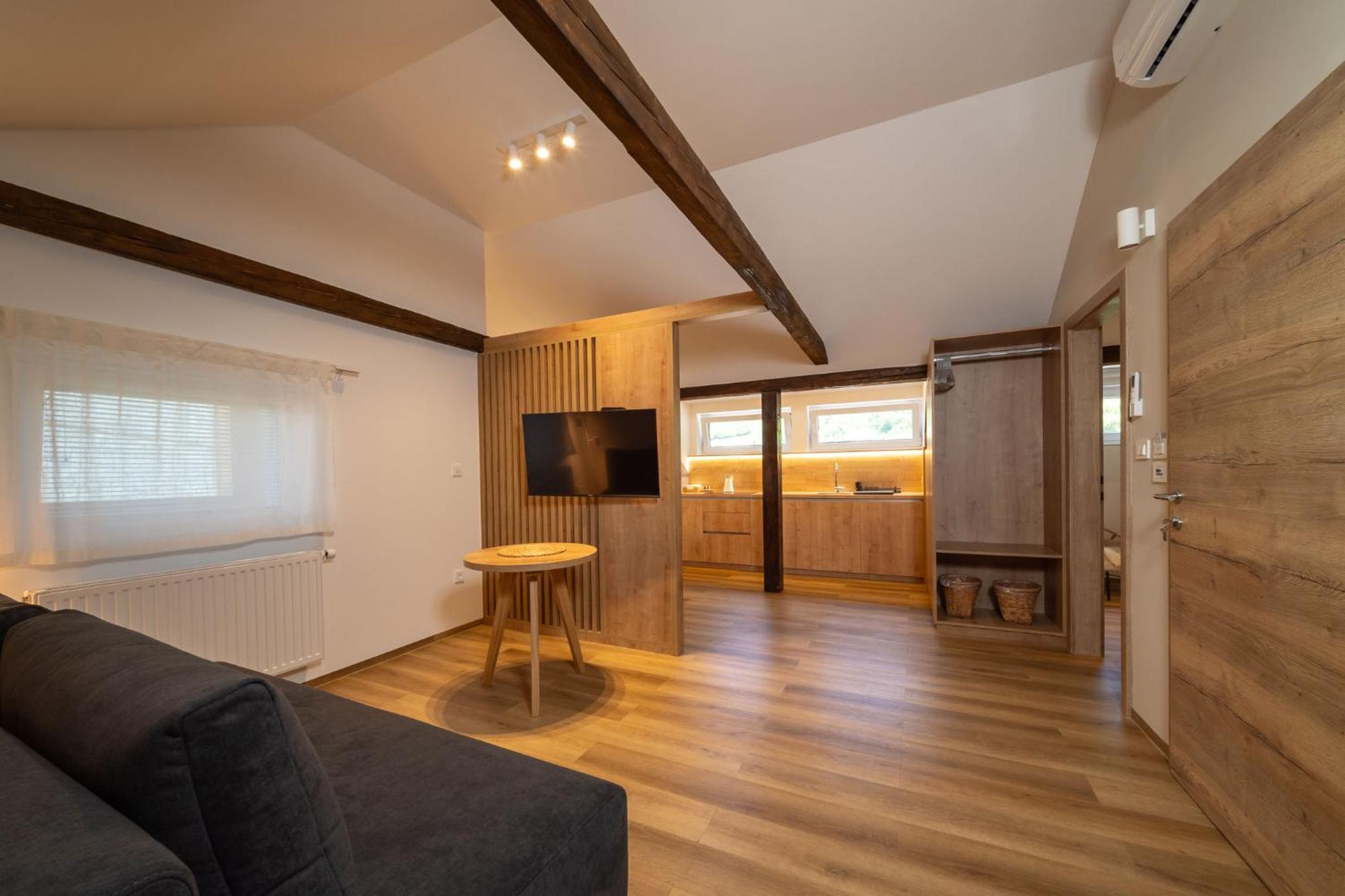 Apartments Triglav موجسترانا المظهر الخارجي الصورة