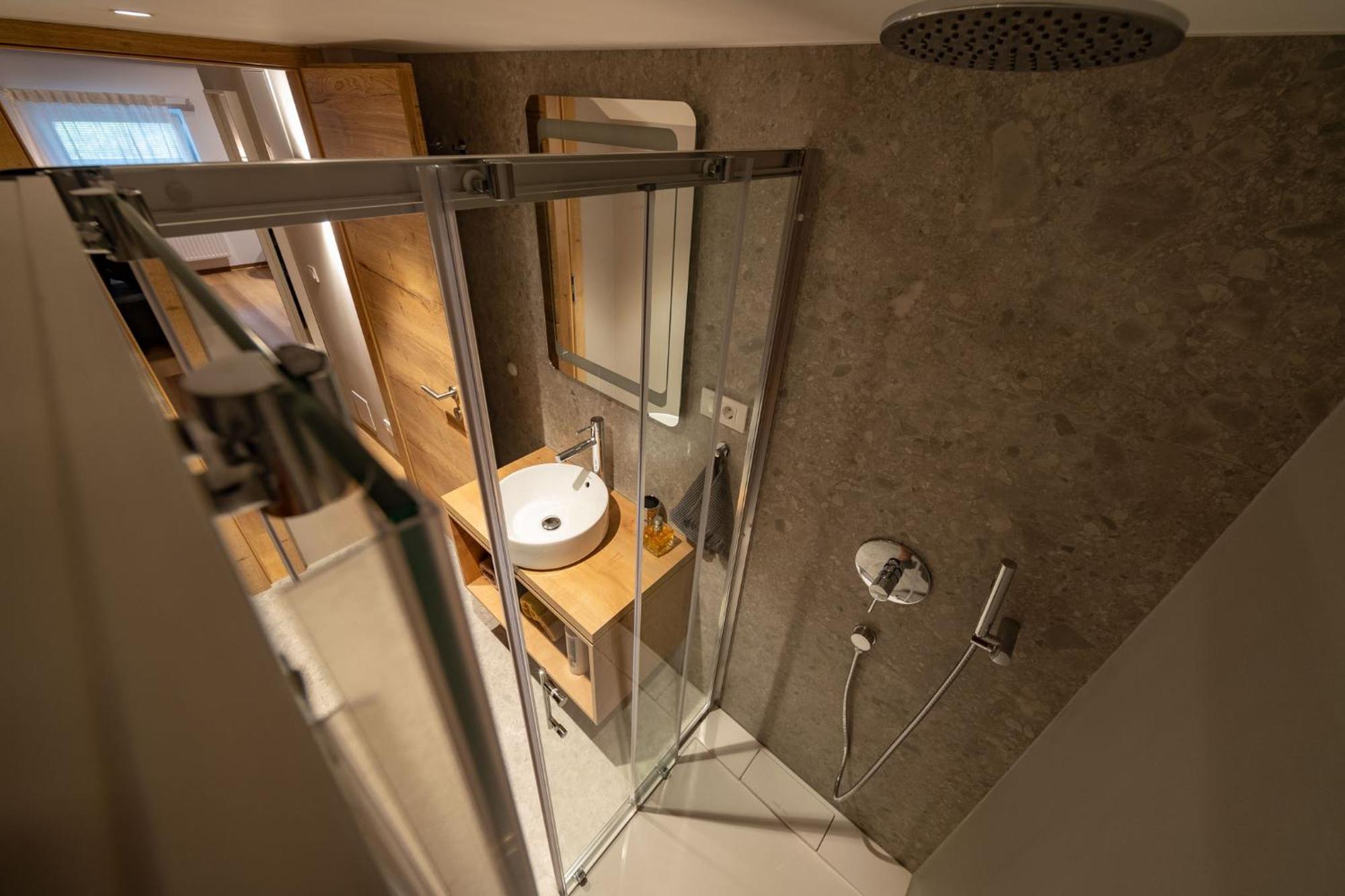 Apartments Triglav موجسترانا المظهر الخارجي الصورة